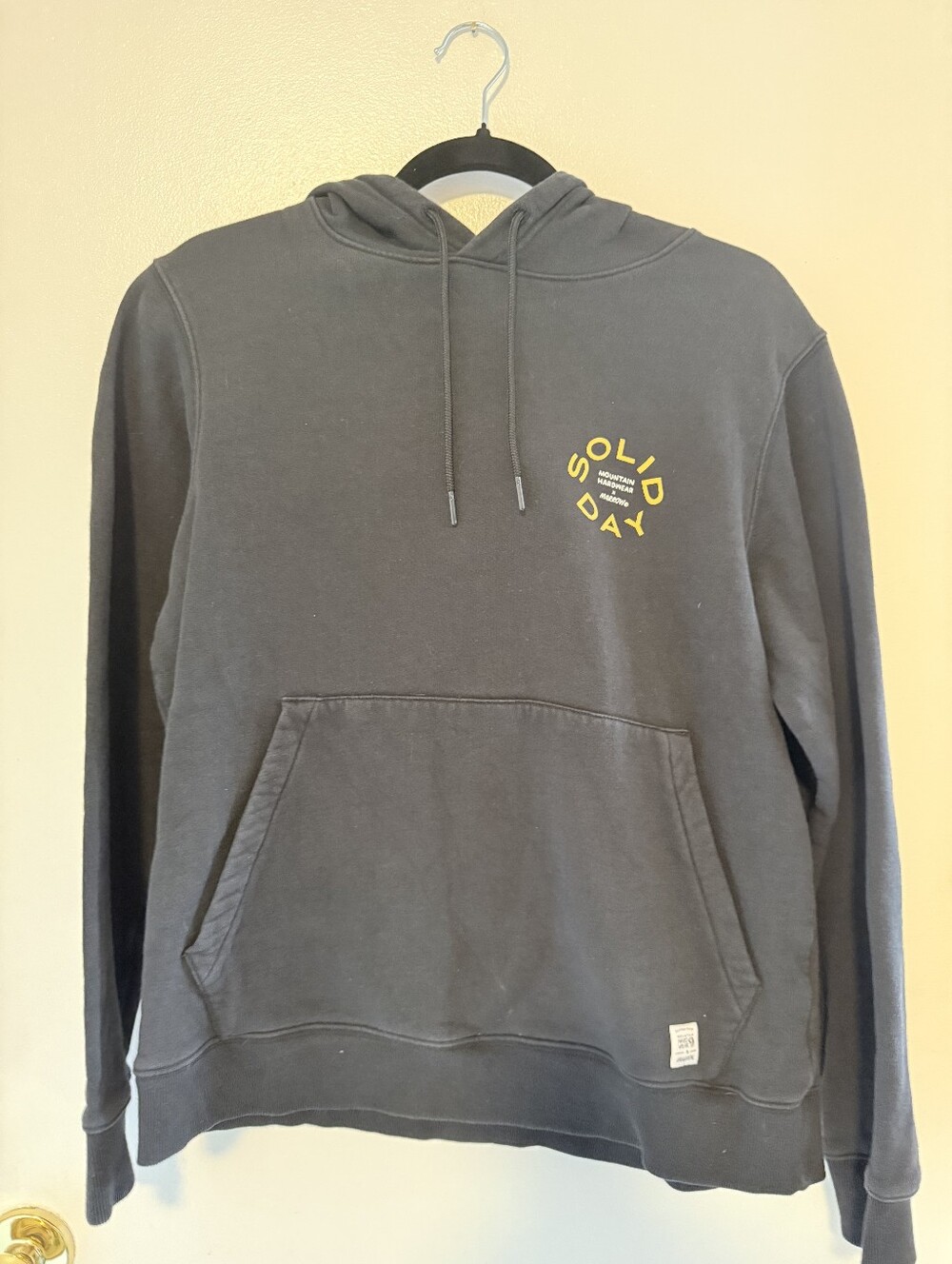 Mountain Hardwear Men's Charcoal Gray Hoodie with Yellow Logo